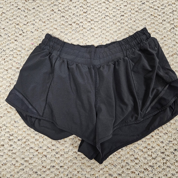 lululemon athletica Pants - Lululemon Hotty Hot LR Short 2.5" Lined Swift 4 Way Stretch Size 8 Black